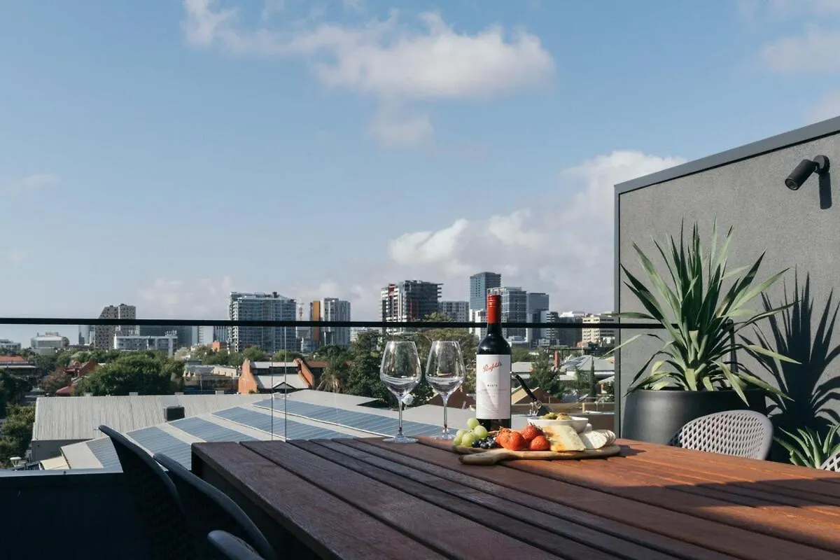 Nyaraló Lusso - Rooftop Views 3Br 3Bth 4 Level Townhouse Adelaide